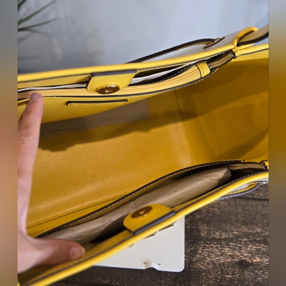 Michael Kors Reed Large Tote Bag - Picture 9 of 12